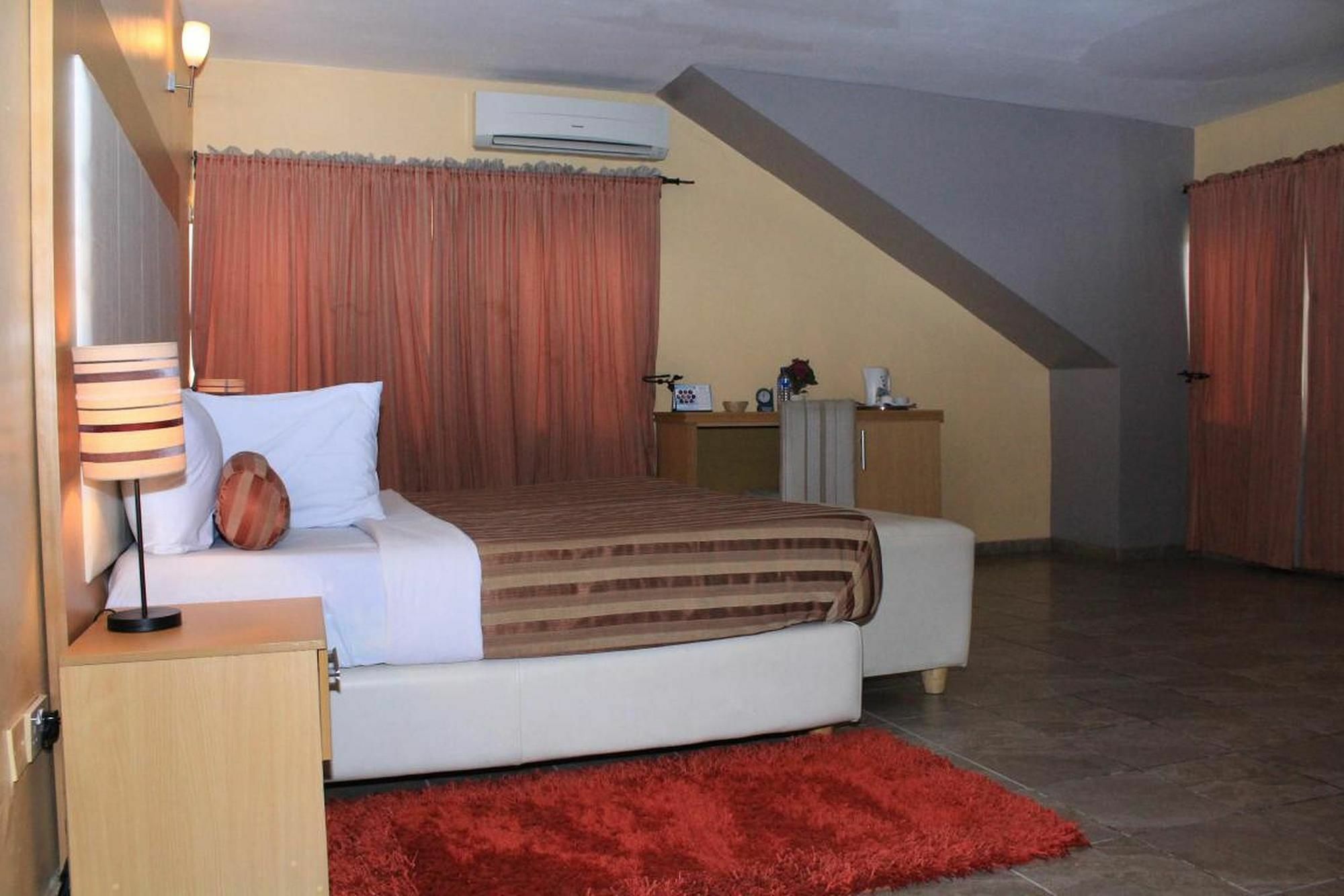Chateux De Atlantique Hotel Aliayabiagba Exteriör bild